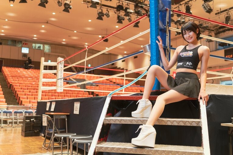 「“ラウンドガール不要論”をどう思う？」人気ラウンドガール・来栖うさこに“グラドル界と格闘技”の関係を聞いてみた〈特別グラビア〉(41)