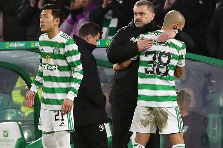 前田大然を労い、井手口陽介を送り出すポステコグルー監督。セルティックの「日本人ブーム」は海外移籍の新たな潮流となるか ／ photograph by Ian MacNicol/Getty Images