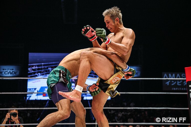 ラジャブアリ・シェイドゥラエフvs.久保優太　©RIZIN FF