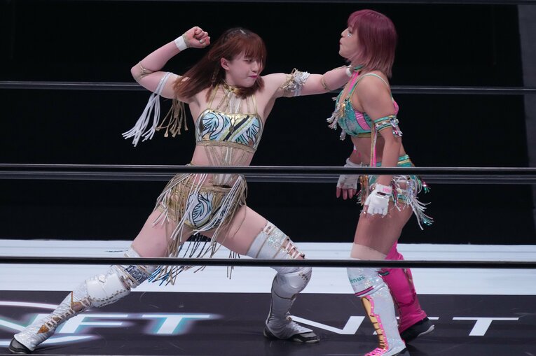 白川未奈vs上谷沙弥　©Essei Hara