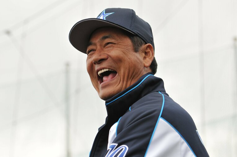 DeNA初代監督時代の中畑の雄姿。熱いぜ！ ／ photograph by Hideki Sugiyama