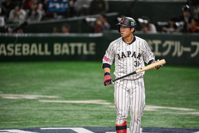 5回に先制点をとられた直後、同点打を放った捕手の坂倉将吾　©Nanae Suzuki