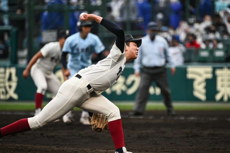 大阪桐蔭の2番手・川原嗣貴　©Nanae Suzuki