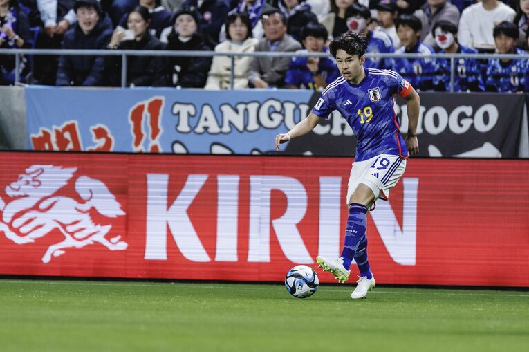 キャプテンマークを巻いたDF中山雄太（ハダースフィールド）　©Kiichi Matsumoto