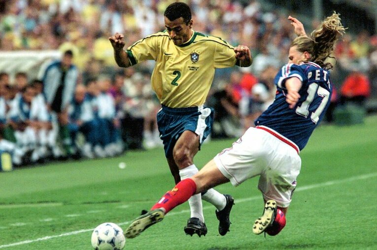 ブラジル代表としてW杯に4回出場。優勝2回、準優勝1回。142キャップはブラジル代表における最多記録 ／ photograph by Jean-Louis Fel／L’Équipe