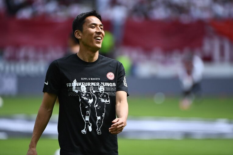 本人も記念Tシャツを着用　©Itaru Chiba