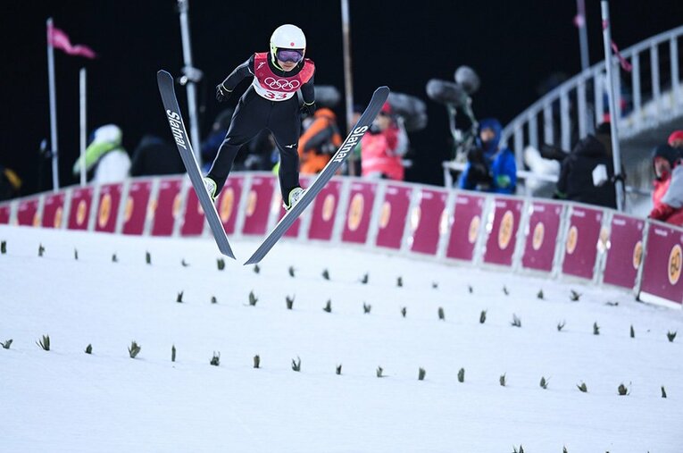 銅メダルを確定させた高梨の2回目。の意を決した表情が印象的だった ／ photograph by Asami Enomoto/JMPA