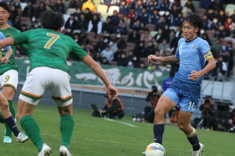 活躍が目立った近江DF金山耀太（3年）　©︎Takahito Ando