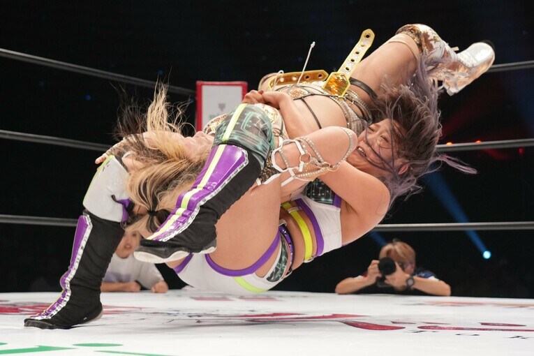 巧みな切り返しを見せるAZM　©Essei Hara