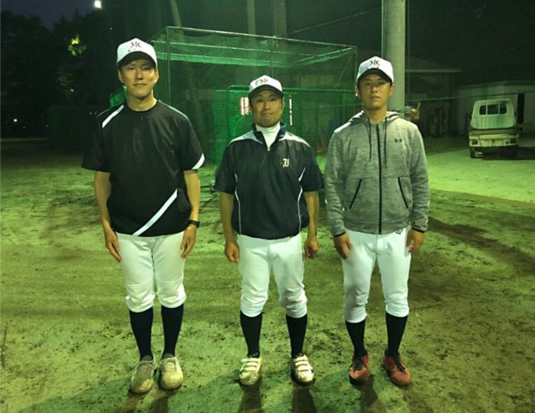 高橋直樹コーチ、木村優介監督、井坂拓海顧問