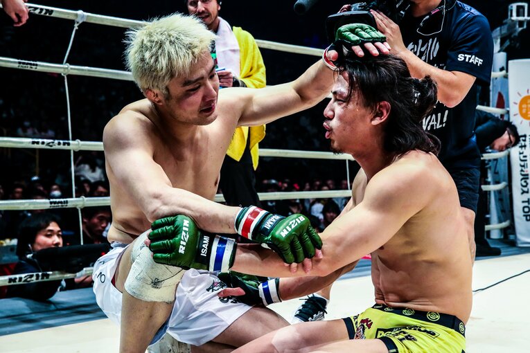 矢地をKO寸前まで追い詰めた五味だが、最後は三角絞めに屈した　©RIZIN FF Susumu Nagao
