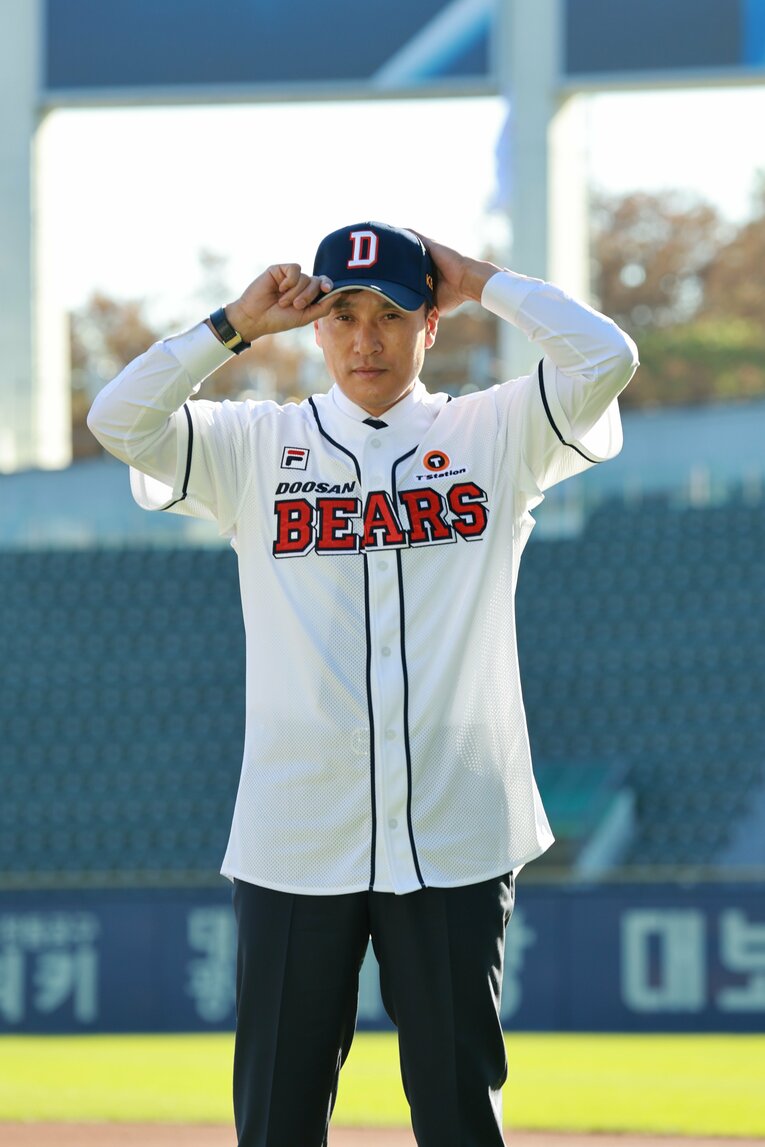 2022年10月、KBOの斗山ベアーズの監督に就任したイ・スンヨプ　©KYODO