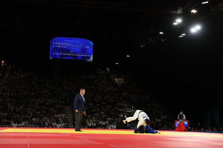 出口とホ・ミミの激闘　©Kaoru Watanabe/JMPA