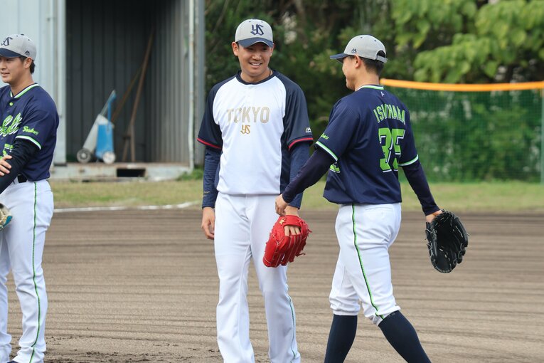 キャンプでの奥川　©Fumi Sawai