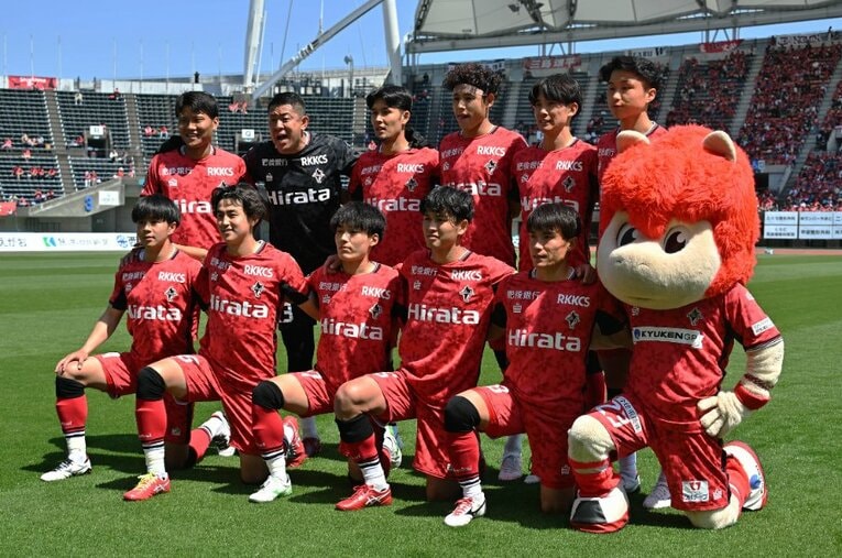 「得失点差1」の差でJ3に降格となったロアッソ熊本。悲劇と奇跡が交錯した昨季のJ2最終節で、いったい何が起きていたのか ／ photograph by Tetsuichi Utsunomiya