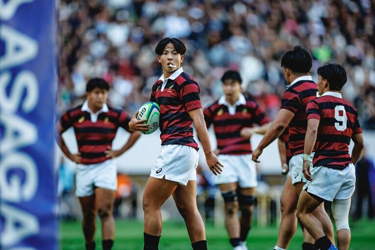 1年生ながら10番を任されるSO服部亮太　©︎Kiichi Matsumoto