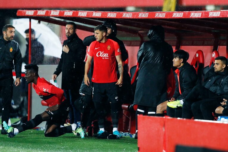 “クボが噛み合わない縦関係”に名手も同情？ 納得できない久保建英の表情、36歳ダビド・シルバの魔術〈撮影者の視点〉(34)