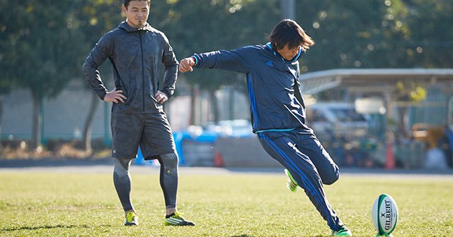 動画公開！＞ 中村俊輔と五郎丸歩が明かす「世界基準のキック論