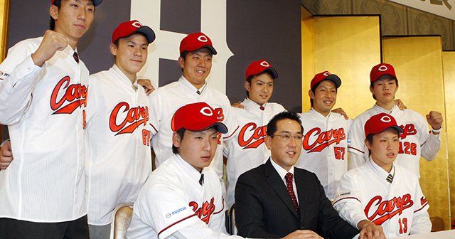 10年目の戦力外に おめでとう 広島 庄司隼人からの電話と記憶 プロ野球 Number Web ナンバー