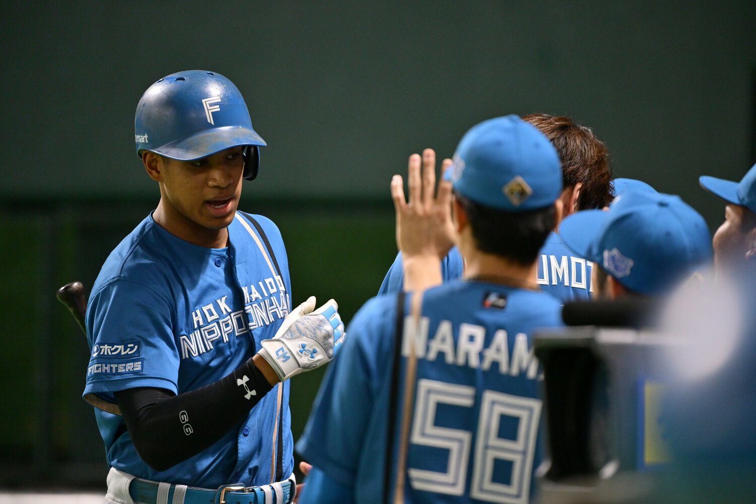 看板打者に成長した万波（左）　©︎Hideki Sugiyama