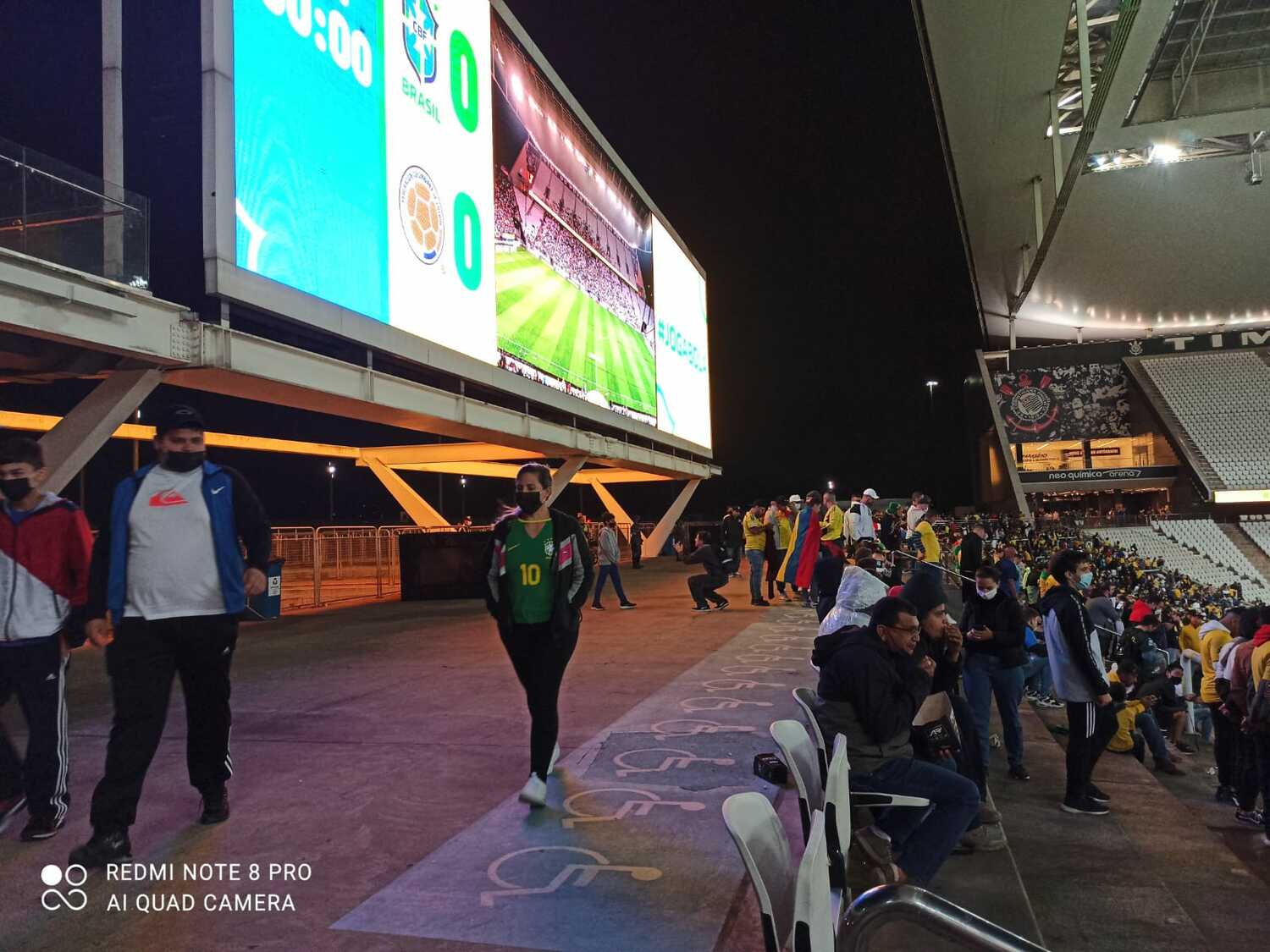 通路はこんな状態　©Hiroaki Sawada