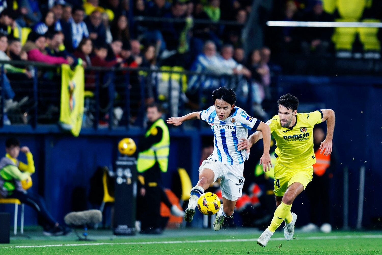 マークにつく元同僚ペドラサを翻弄