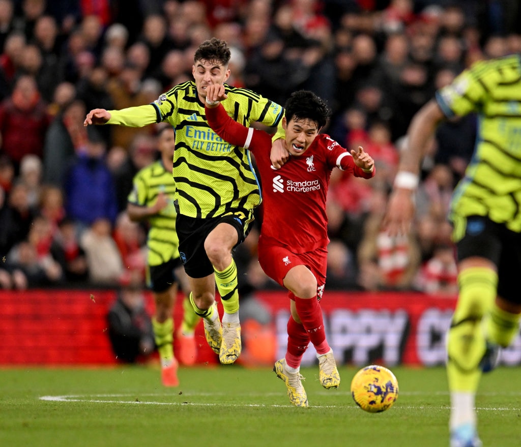 23年12月のアーセナル戦でハバーツと激しくデュエル　©Getty Images