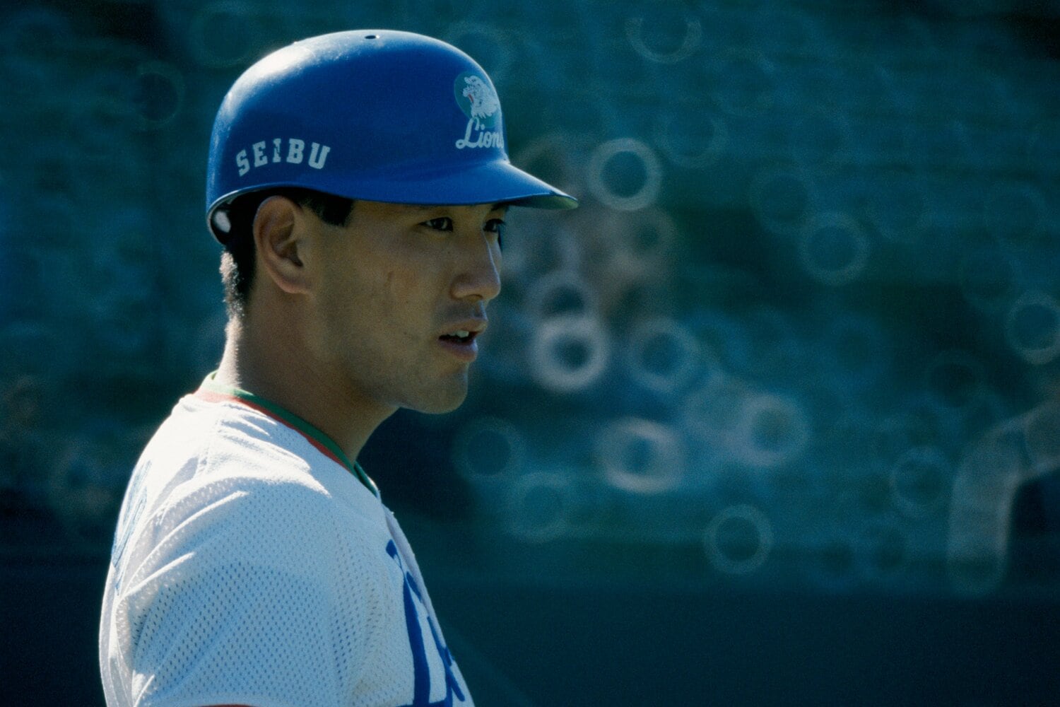 西武ライオンズ時代、野村克也の”お古のヘルメット”をかぶる清原和博　©︎BUNGEISHUNJU