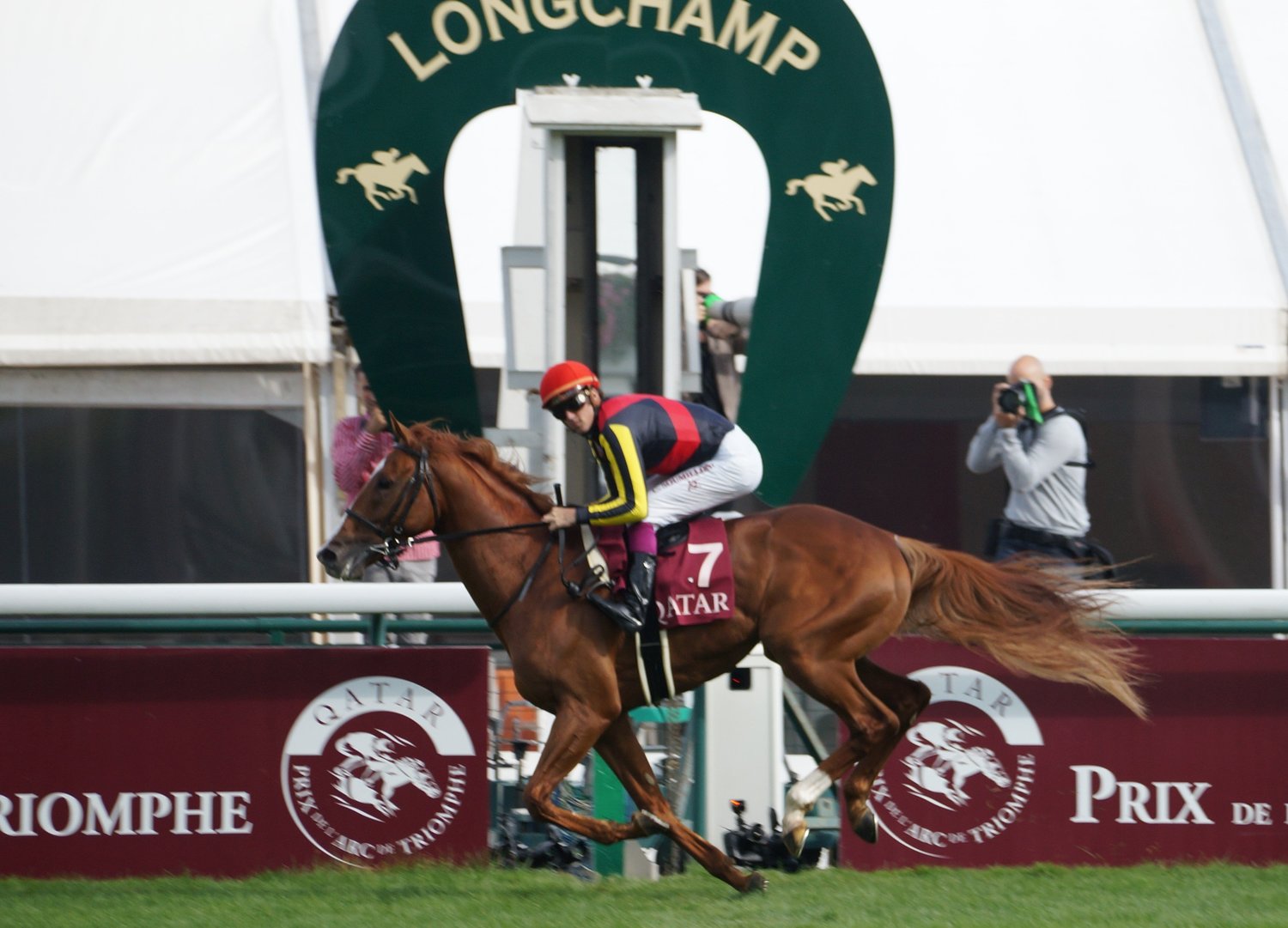 フォア賞を完勝したオルフェーヴル　©Satoshi Hiramatsu