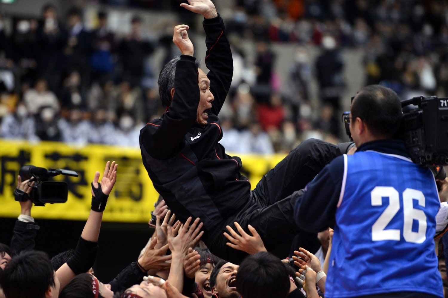多くの壁を乗り越えながら、現在の地位を築いてきた下北沢成徳（写真は2013年、10年ぶりの春高優勝）©Jun Tsukida/AFLO SPORT