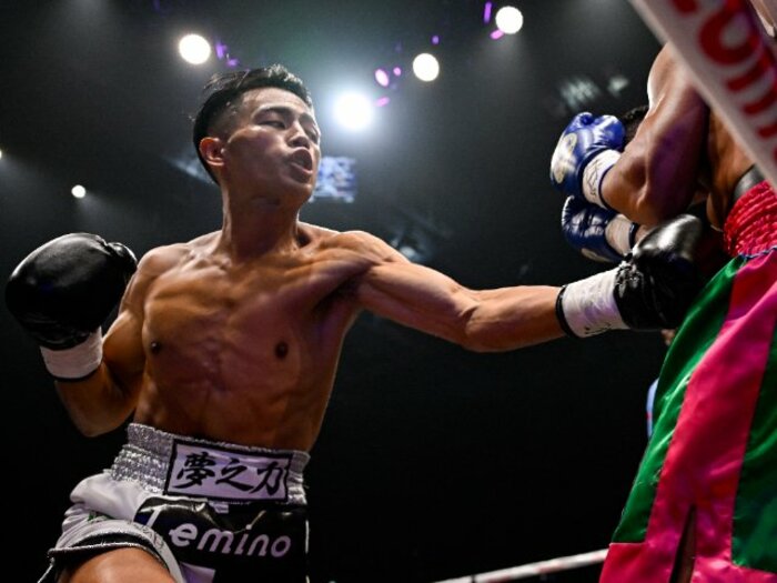 世界王者・武居由樹の覚醒「あの衝撃KO防衛」本人に聞いた“意外なウラ側”…次戦も難敵“那須川天心のスパー相手”メディナは「見れば見るほど強い」＜Number Web＞ photograph by Hiroaki Finito Yamaguchi