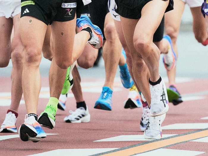 大激戦！「シューズシェア争い」で見る箱根駅伝…“着用者ゼロ”からアシックス大挽回、“王座陥落”ナイキの巻き返しで「戦国時代」を制するのは？＜Number Web＞ photograph by Yuki Suenaga
