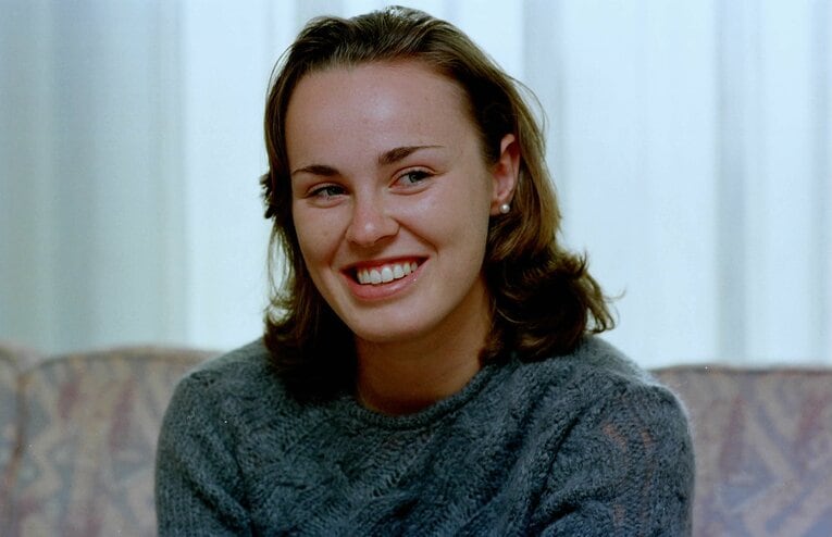 インタビューに応じるヒンギス（2000年撮影）　©Tatsuo Harada