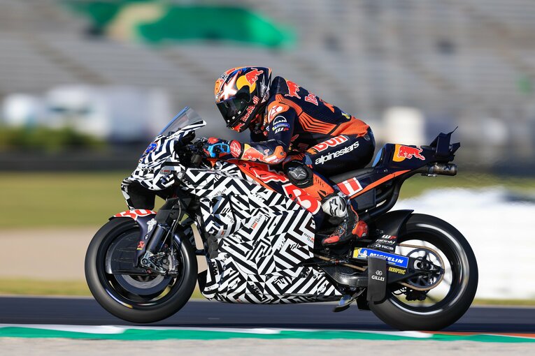 バレンシアテストで走行するKTMのジャック・ミラー　©Satoshi Endo