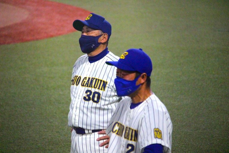 感慨深い表情の菅原悦郎監督と金子亨コーチ　©︎Yu Takagi