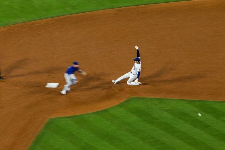 【最新「50－50への道」独自撮影カット】大谷の鮮やかな盗塁　©Nanae Suzuki