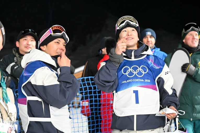 平野の超人ぶりを何度も目撃してきたという平野流佳と戸塚優斗　©Nanae Suzuki/JMPA