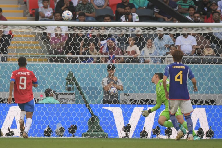 コスタリカ戦の失点シーン（4/7）　©Getty Images