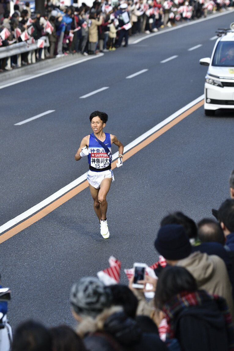 大学2年の箱根駅伝（2016年）では2区を任された。区間14位という結果に終わる　©BUNGEISHUNJU