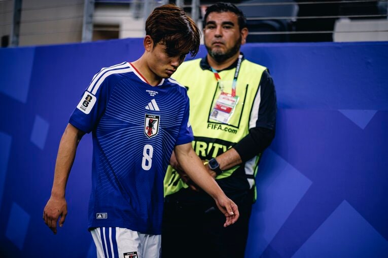 テレビに映らない日本代表vsオランダ撮影写真。久保が負傷した一部始終（写真は右に続きます）　©Kiichi Matsumoto/JMPA