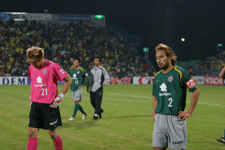 J2降格を味わったヴェルディ時代。GKとして経験値を高めた一方で、その責任を痛感していた