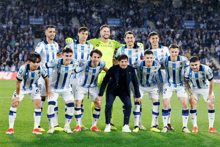 この一戦にはケガのため昨季限りで現役を退いたダビド・シルバの姿もピッチに