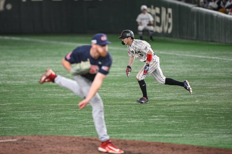 プレミア12米国戦、五十幡がスタートを切る　©Nanae Suzuki