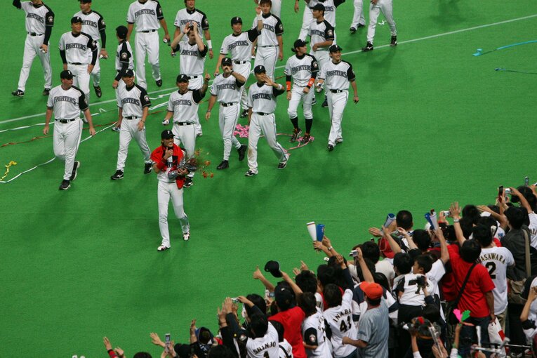 2006年の新庄とファイターズナイン　©Hideki Sugiyama