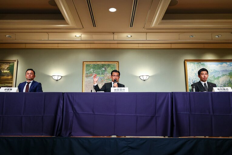 5月31日の会見に出席したRISEの伊藤隆代表、榊原氏、K-1の中村拓巳プロデューサー　©Susumu Nagao