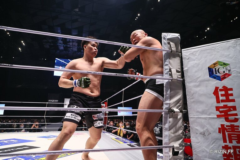 相撲界を懲戒解雇からRIZINへ…貴賢神がデビュー戦完敗でも見せた可能性とは？ 対戦した元警察官ファイターが絶賛した「凄い素質」(56)