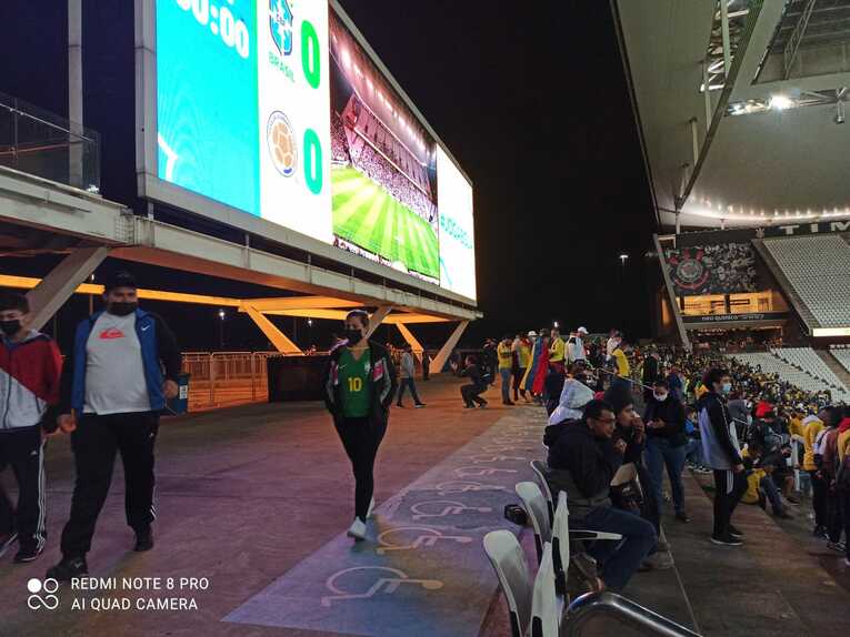 通路はこんな状態　©Hiroaki Sawada