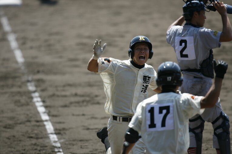 2006年夏の甲子園。青森山田は6点差を逆転され、駒大苫小牧に敗北 ©BUNGEISHUNJU