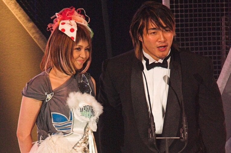 2007年、misonoと笑顔の棚橋 ／ photograph by Getty Images