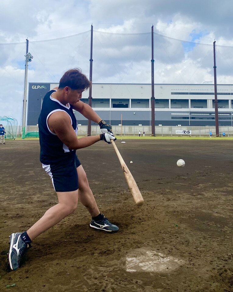 打撃練習に励む山口（球団提供）©JIJI PRESS